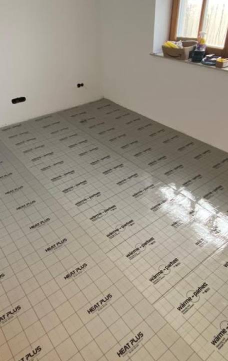 Schritt 3 - fertig verlegte Trittschalld&auml;mmung/Entkopplung